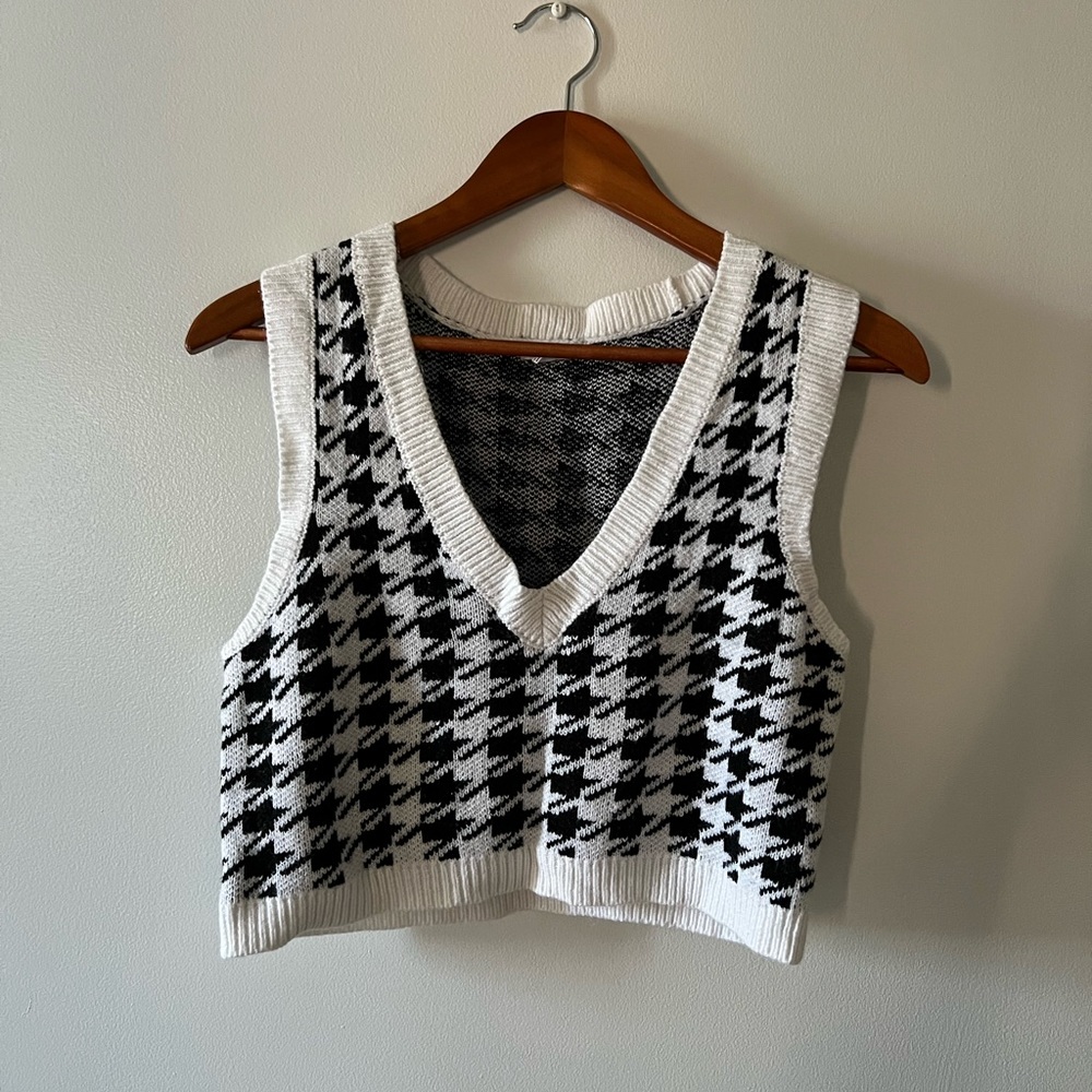 Cropped Sweater Vest